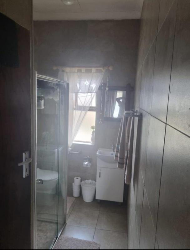 4 Bedroom Property for Sale in Fairfield Estate Western Cape